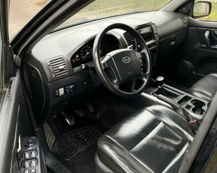 Чорний Кіа Соренто, об'ємом двигуна 2.5 л та пробігом 250 тис. км за 4100 $, фото 5 на Automoto.ua