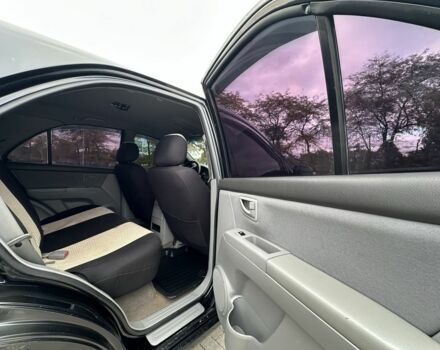 Черный Киа Соренто, объемом двигателя 2.5 л и пробегом 300 тыс. км за 5499 $, фото 20 на Automoto.ua