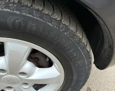 Черный Киа Соренто, объемом двигателя 2.5 л и пробегом 240 тыс. км за 5350 $, фото 13 на Automoto.ua