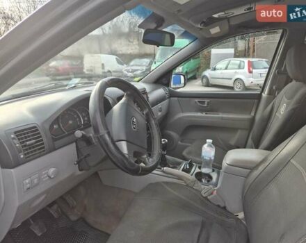 Черный Киа Соренто, объемом двигателя 2.5 л и пробегом 350 тыс. км за 3700 $, фото 15 на Automoto.ua