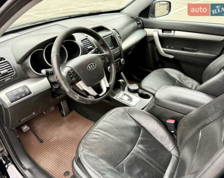 Черный Киа Соренто, объемом двигателя 2.2 л и пробегом 271 тыс. км за 12800 $, фото 15 на Automoto.ua