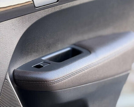 Чорний Кіа Соренто, об'ємом двигуна 2.2 л та пробігом 266 тис. км за 12900 $, фото 59 на Automoto.ua