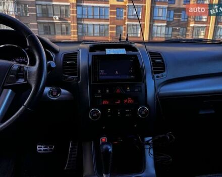 Черный Киа Соренто, объемом двигателя 2.2 л и пробегом 254 тыс. км за 13900 $, фото 9 на Automoto.ua