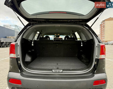 Черный Киа Соренто, объемом двигателя 2.2 л и пробегом 271 тыс. км за 12800 $, фото 31 на Automoto.ua