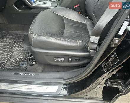 Черный Киа Соренто, объемом двигателя 2.2 л и пробегом 270 тыс. км за 12950 $, фото 14 на Automoto.ua