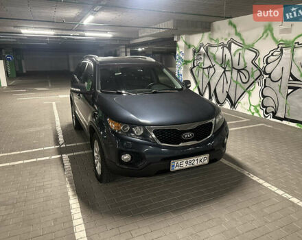 Чорний Кіа Соренто, об'ємом двигуна 2.4 л та пробігом 260 тис. км за 11000 $, фото 1 на Automoto.ua