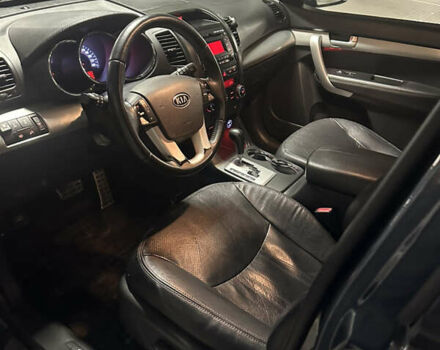 Чорний Кіа Соренто, об'ємом двигуна 2.4 л та пробігом 260 тис. км за 11000 $, фото 5 на Automoto.ua