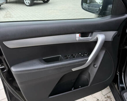 Черный Киа Соренто, объемом двигателя 2.2 л и пробегом 255 тыс. км за 13700 $, фото 16 на Automoto.ua