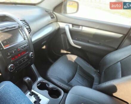 Чорний Кіа Соренто, об'ємом двигуна 2.36 л та пробігом 250 тис. км за 11000 $, фото 5 на Automoto.ua