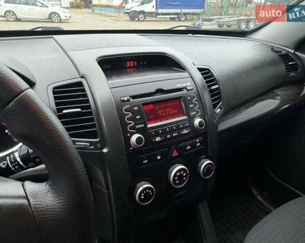 Чорний Кіа Соренто, об'ємом двигуна 2.2 л та пробігом 247 тис. км за 11250 $, фото 37 на Automoto.ua