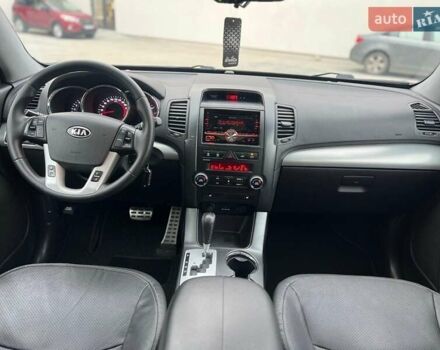 Чорний Кіа Соренто, об'ємом двигуна 2.2 л та пробігом 218 тис. км за 13800 $, фото 13 на Automoto.ua