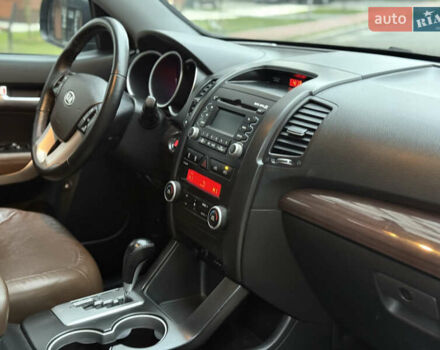 Чорний Кіа Соренто, об'ємом двигуна 2.2 л та пробігом 215 тис. км за 13150 $, фото 50 на Automoto.ua