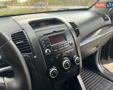 Черный Киа Соренто, объемом двигателя 2.2 л и пробегом 247 тыс. км за 11750 $, фото 29 на Automoto.ua