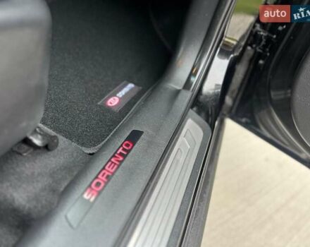 Чорний Кіа Соренто, об'ємом двигуна 2.2 л та пробігом 218 тис. км за 13800 $, фото 24 на Automoto.ua