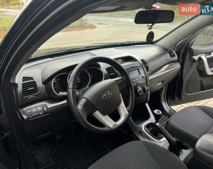 Черный Киа Соренто, объемом двигателя 2.2 л и пробегом 247 тыс. км за 11750 $, фото 27 на Automoto.ua