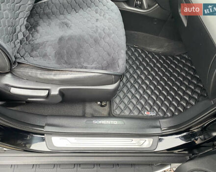 Чорний Кіа Соренто, об'ємом двигуна 2.2 л та пробігом 255 тис. км за 14800 $, фото 20 на Automoto.ua