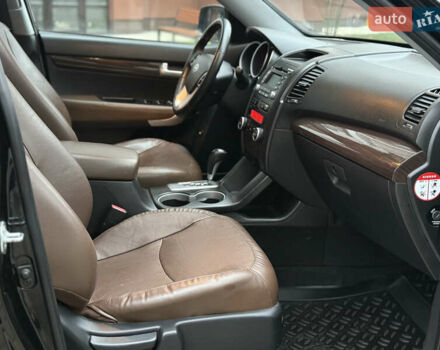 Чорний Кіа Соренто, об'ємом двигуна 2.2 л та пробігом 215 тис. км за 13150 $, фото 2 на Automoto.ua