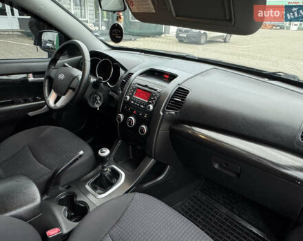 Чорний Кіа Соренто, об'ємом двигуна 2.2 л та пробігом 247 тис. км за 11250 $, фото 40 на Automoto.ua