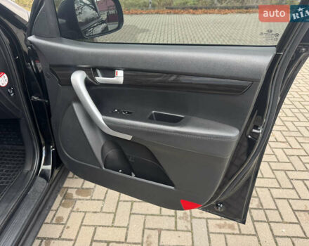 Черный Киа Соренто, объемом двигателя 2.2 л и пробегом 247 тыс. км за 11750 $, фото 25 на Automoto.ua