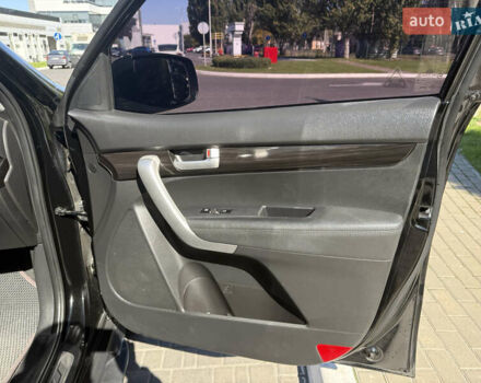 Черный Киа Соренто, объемом двигателя 2.2 л и пробегом 183 тыс. км за 13500 $, фото 15 на Automoto.ua
