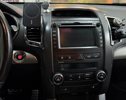 Чорний Кіа Соренто, об'ємом двигуна 2.2 л та пробігом 284 тис. км за 12900 $, фото 21 на Automoto.ua