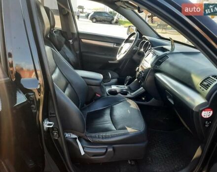 Чорний Кіа Соренто, об'ємом двигуна 2.36 л та пробігом 250 тис. км за 11000 $, фото 11 на Automoto.ua