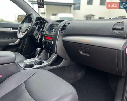 Чорний Кіа Соренто, об'ємом двигуна 2.2 л та пробігом 218 тис. км за 13800 $, фото 4 на Automoto.ua