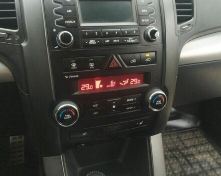 Чорний Кіа Соренто, об'ємом двигуна 2.4 л та пробігом 127 тис. км за 12000 $, фото 6 на Automoto.ua