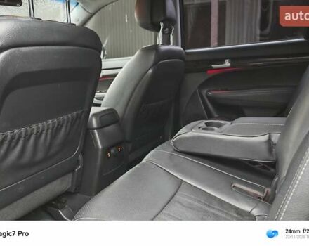 Чорний Кіа Соренто, об'ємом двигуна 0 л та пробігом 194 тис. км за 14800 $, фото 9 на Automoto.ua