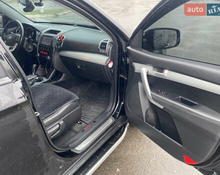 Чорний Кіа Соренто, об'ємом двигуна 2.2 л та пробігом 255 тис. км за 14800 $, фото 13 на Automoto.ua