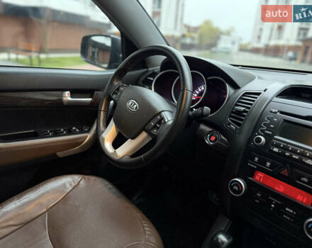 Чорний Кіа Соренто, об'ємом двигуна 2.2 л та пробігом 215 тис. км за 13150 $, фото 54 на Automoto.ua