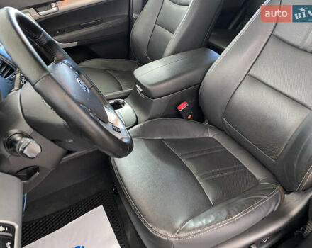 Черный Киа Соренто, объемом двигателя 2.2 л и пробегом 153 тыс. км за 15950 $, фото 6 на Automoto.ua