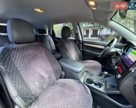Черный Киа Соренто, объемом двигателя 2.2 л и пробегом 251 тыс. км за 13500 $, фото 17 на Automoto.ua