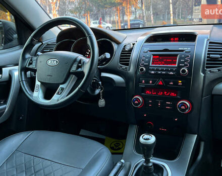 Черный Киа Соренто, объемом двигателя 2.36 л и пробегом 93 тыс. км за 12300 $, фото 18 на Automoto.ua