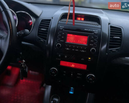 Чорний Кіа Соренто, об'ємом двигуна 2.2 л та пробігом 179 тис. км за 14699 $, фото 17 на Automoto.ua