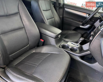 Чорний Кіа Соренто, об'ємом двигуна 2.2 л та пробігом 153 тис. км за 15450 $, фото 19 на Automoto.ua