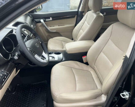 Черный Киа Соренто, объемом двигателя 2.2 л и пробегом 203 тыс. км за 15500 $, фото 14 на Automoto.ua