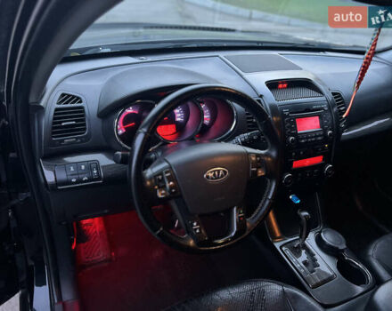 Чорний Кіа Соренто, об'ємом двигуна 2.2 л та пробігом 179 тис. км за 14699 $, фото 10 на Automoto.ua