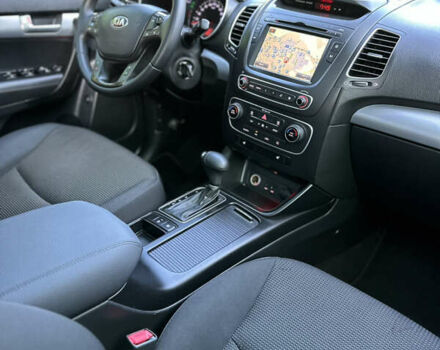 Черный Киа Соренто, объемом двигателя 2.2 л и пробегом 239 тыс. км за 15900 $, фото 24 на Automoto.ua