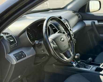 Черный Киа Соренто, объемом двигателя 2.2 л и пробегом 77 тыс. км за 16600 $, фото 14 на Automoto.ua