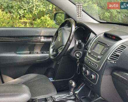 Черный Киа Соренто, объемом двигателя 2.36 л и пробегом 270 тыс. км за 13000 $, фото 8 на Automoto.ua