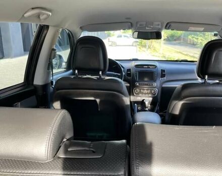 Чорний Кіа Соренто, об'ємом двигуна 2 л та пробігом 215 тис. км за 16350 $, фото 12 на Automoto.ua