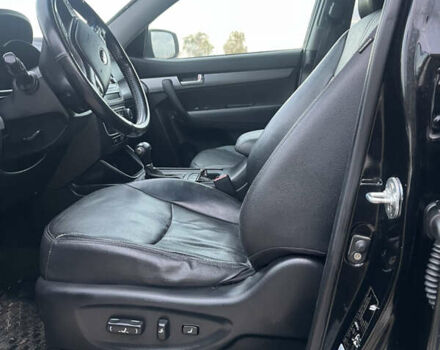 Чорний Кіа Соренто, об'ємом двигуна 2.2 л та пробігом 245 тис. км за 15900 $, фото 16 на Automoto.ua