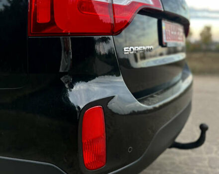 Черный Киа Соренто, объемом двигателя 2.2 л и пробегом 245 тыс. км за 16000 $, фото 5 на Automoto.ua