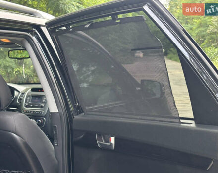 Черный Киа Соренто, объемом двигателя 2.36 л и пробегом 270 тыс. км за 13000 $, фото 9 на Automoto.ua