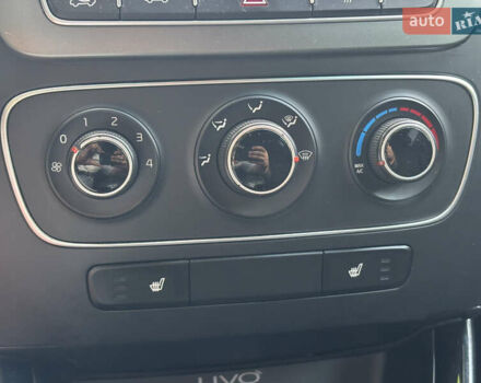 Черный Киа Соренто, объемом двигателя 2.36 л и пробегом 270 тыс. км за 13000 $, фото 21 на Automoto.ua