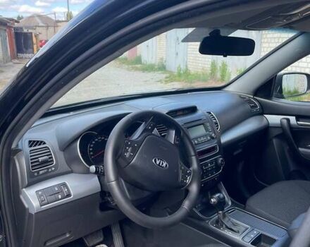 Чорний Кіа Соренто, об'ємом двигуна 2.2 л та пробігом 303 тис. км за 15500 $, фото 7 на Automoto.ua