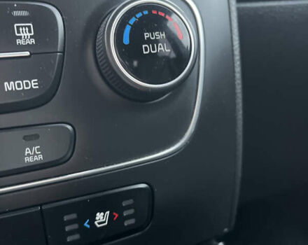 Чорний Кіа Соренто, об'ємом двигуна 2.2 л та пробігом 245 тис. км за 15900 $, фото 15 на Automoto.ua