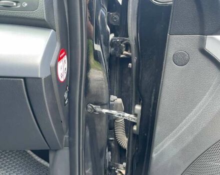 Чорний Кіа Соренто, об'ємом двигуна 2.2 л та пробігом 303 тис. км за 15500 $, фото 13 на Automoto.ua