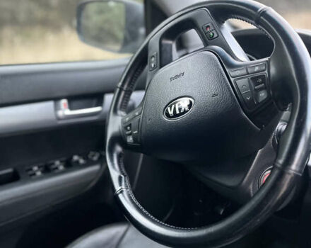 Чорний Кіа Соренто, об'ємом двигуна 2.2 л та пробігом 245 тис. км за 15900 $, фото 6 на Automoto.ua